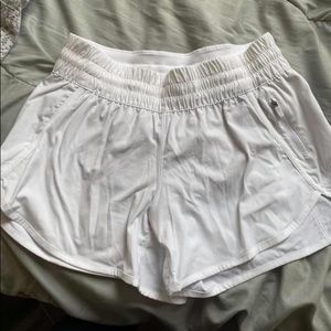 Size 8 Lululemon Tracker Short V “4”